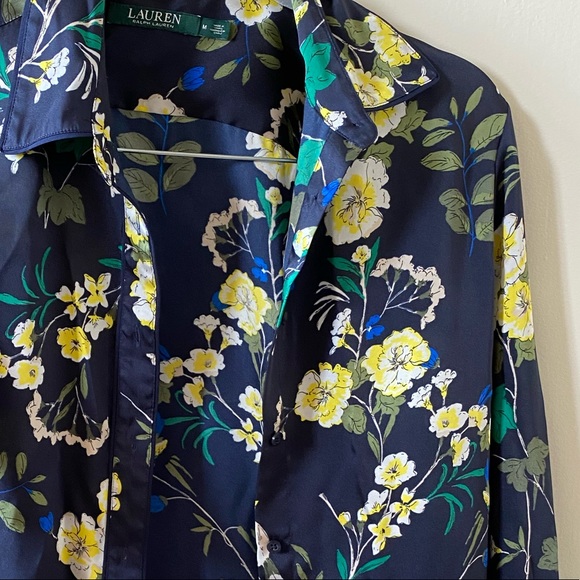 Flower blouse- button shirt - Picture 4 of 4